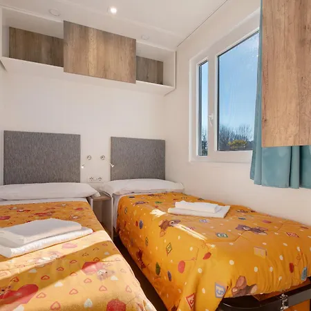 Dkamping Village إيسبرا